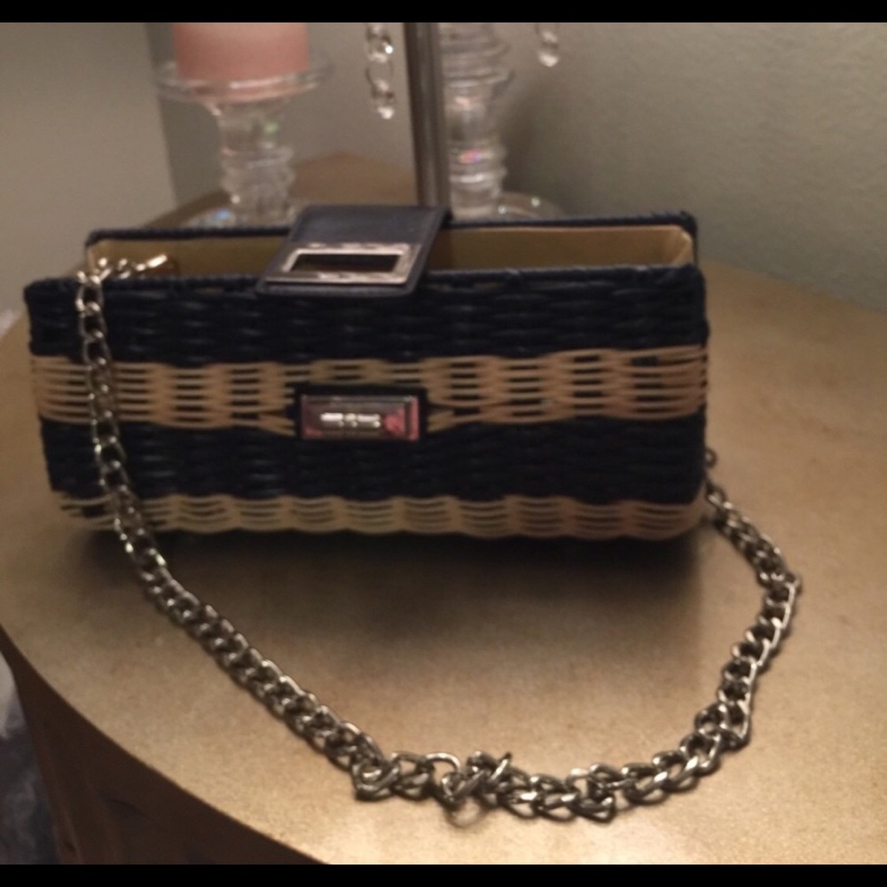 Wood woven Kelly & Katie navy blue striped clutch